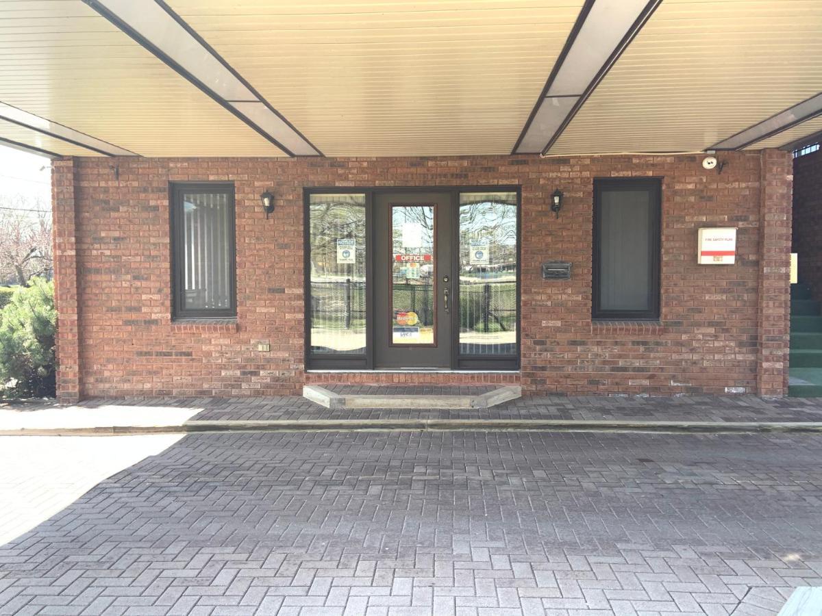 Green Acres Motel Mississauga Bagian luar foto