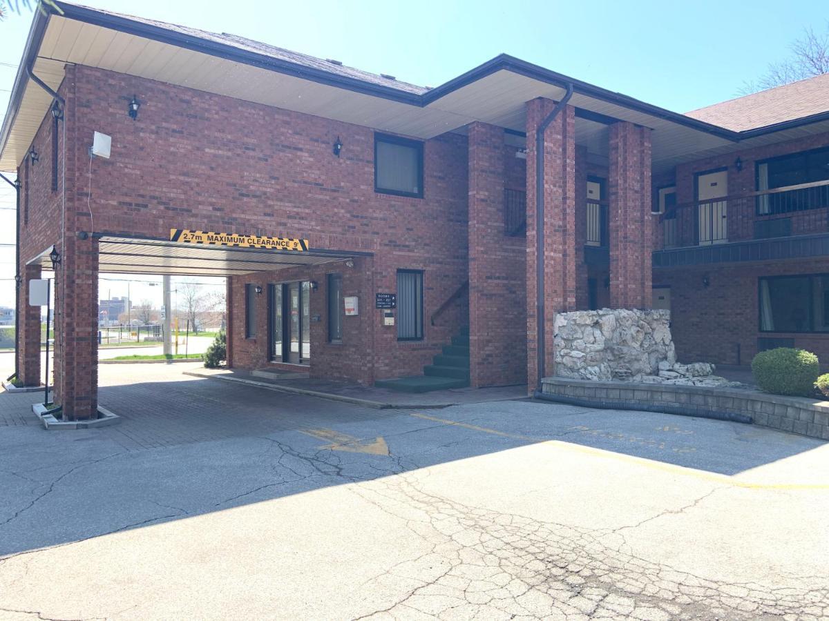 Green Acres Motel Mississauga Bagian luar foto